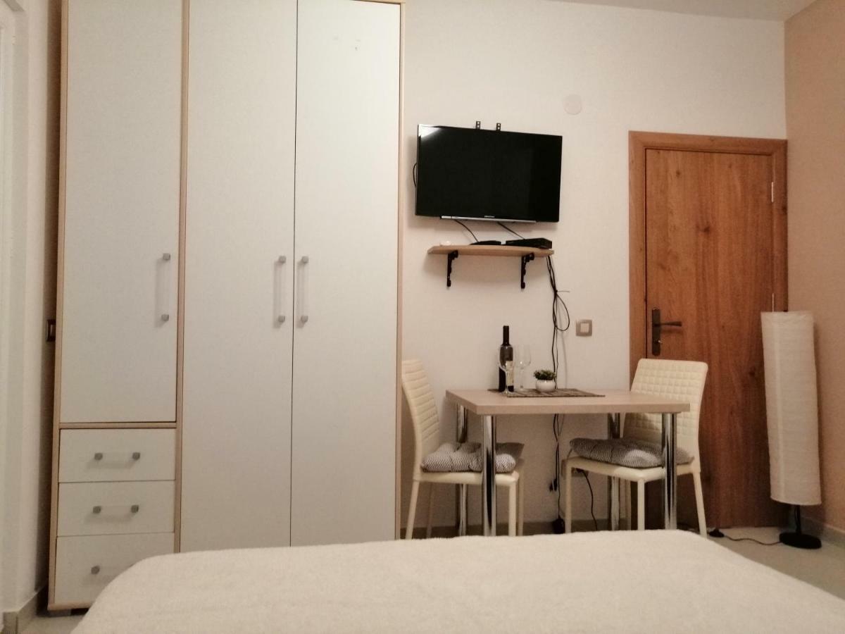 Studio Apartman Irena1 Bijela Luaran gambar
